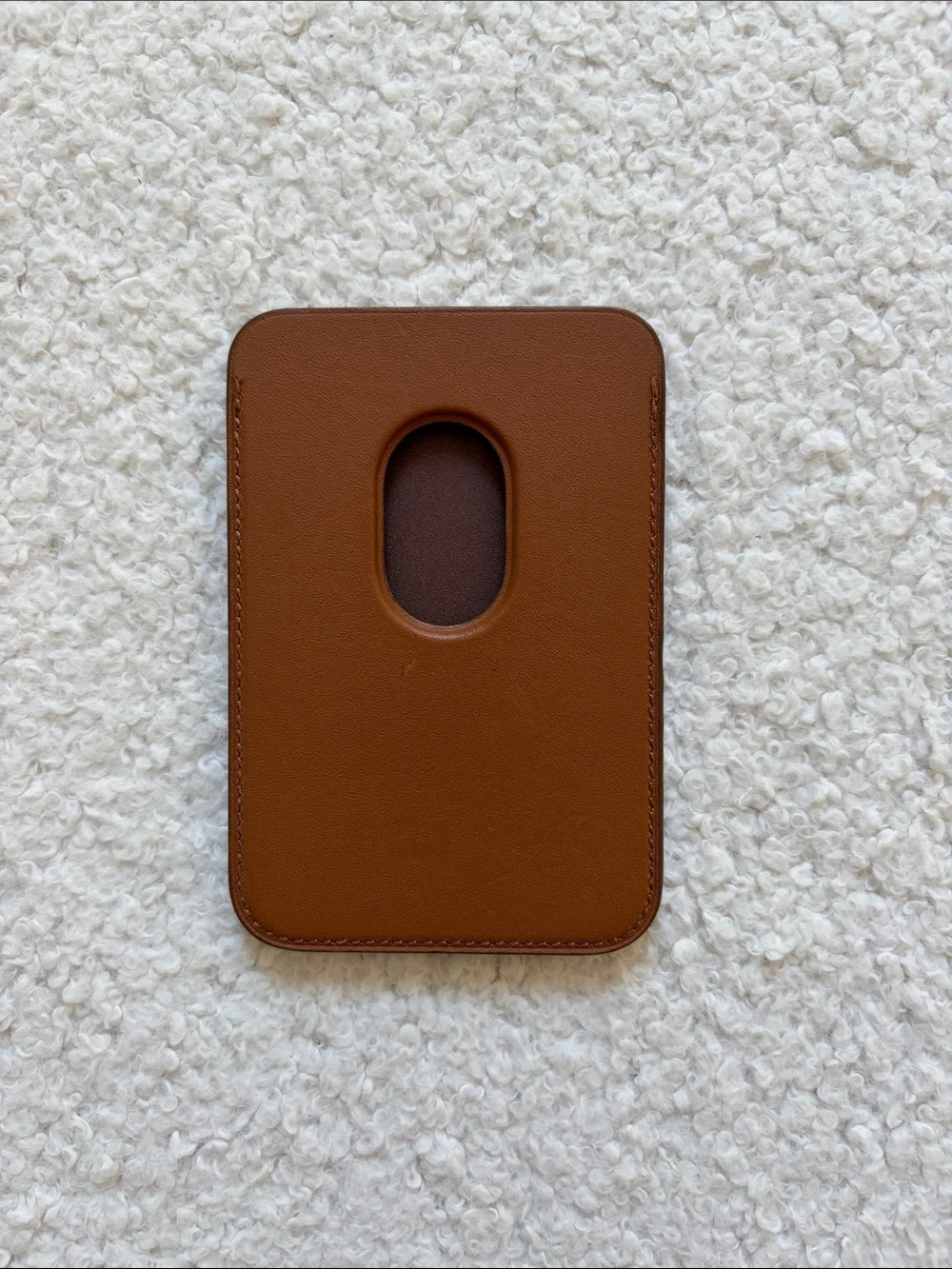 Apple leather magsafe